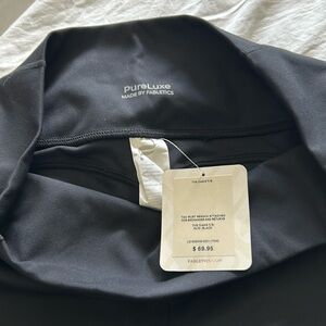 NWT Fabletics The Oasis Black 7/8 Leggings in size Medium